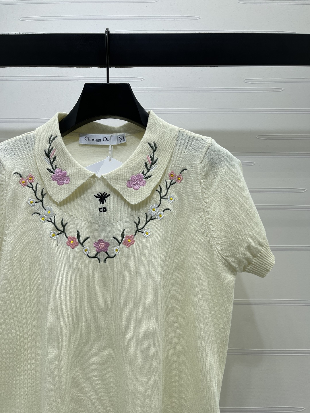 Women's short sleeves